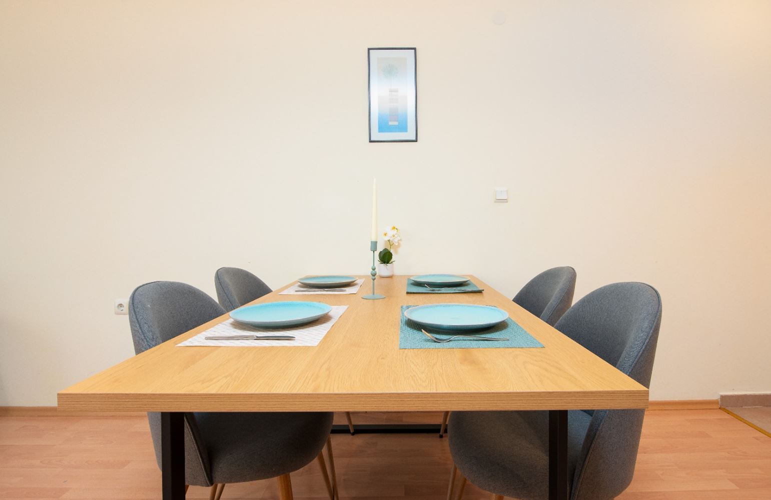 Стилен тристаен апартамент на първа линия с директна гледка море в Свети Влас – простор, лукс и пълни удобства