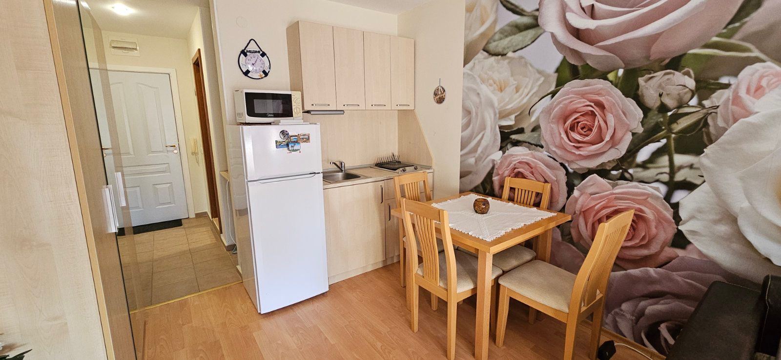 Стилно студио с тераса и отлични удобства в Слънчев бряг