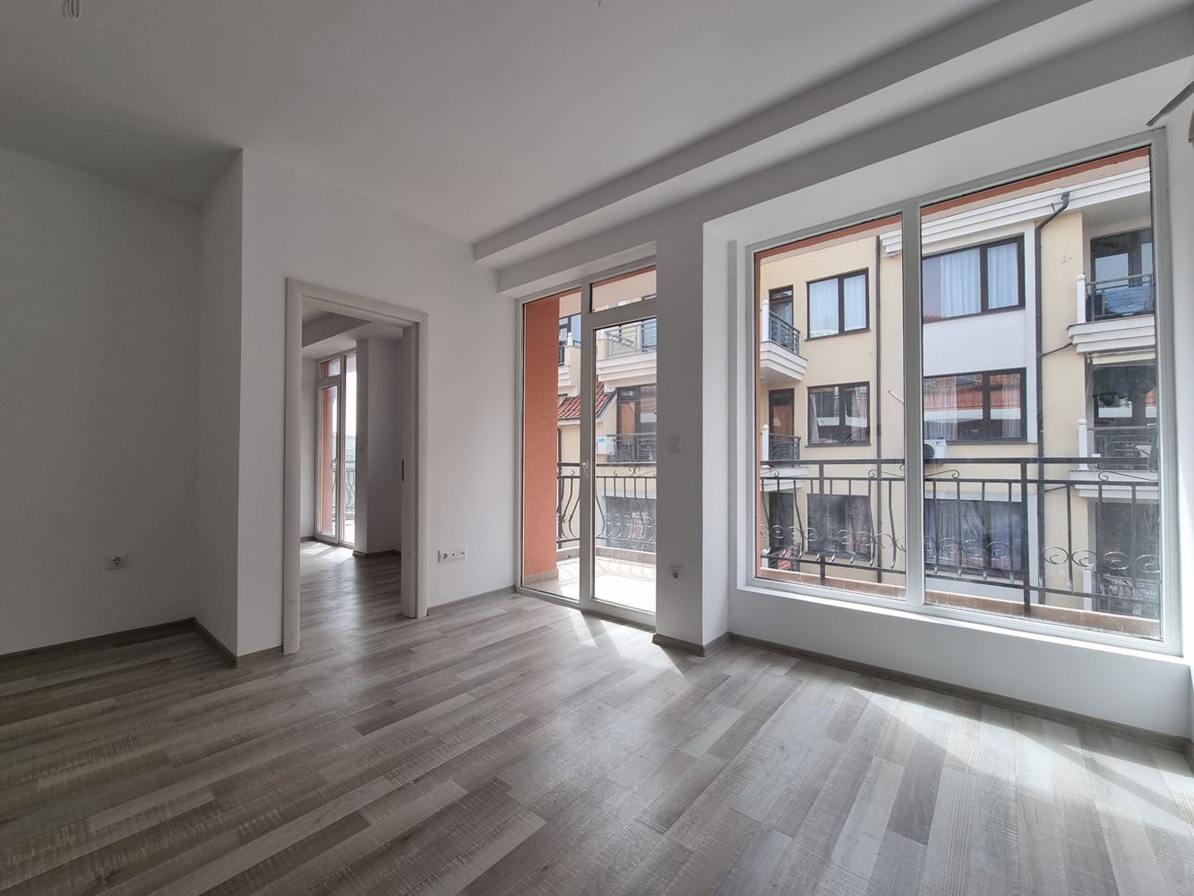 Двустаен апартамент в Свети Влас без такса поддръжка – комфорт и спокойствие на 400 м от морето