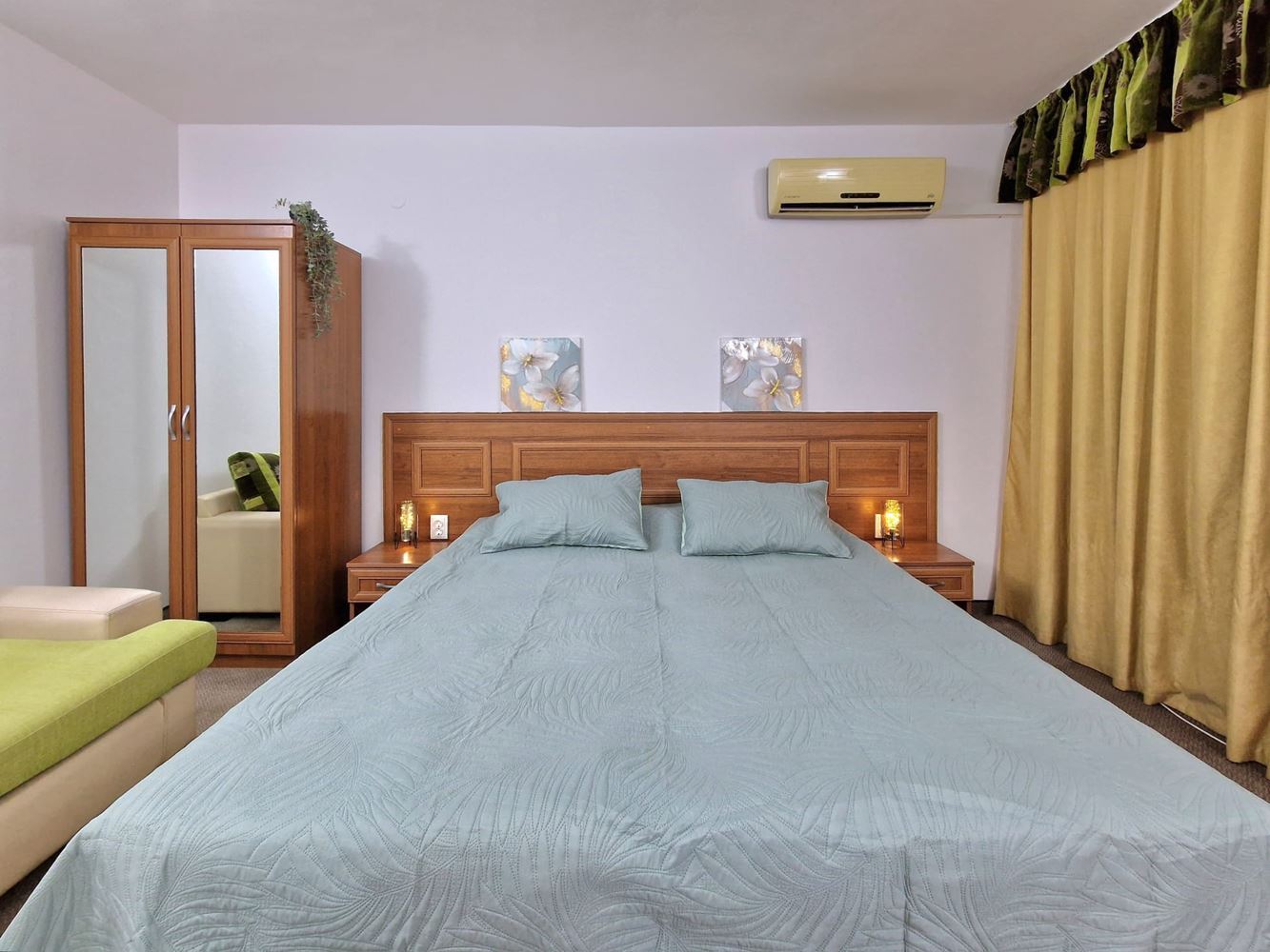 Панорамно студио на последен етаж в Слънчев бряг – тишина, простор и усещане за свобода