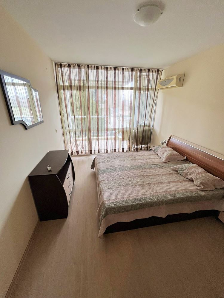 Слънчев и просторен двустаен апартамент в Слънчев бряг – напълно обзаведен с отлични удобства в комплекса