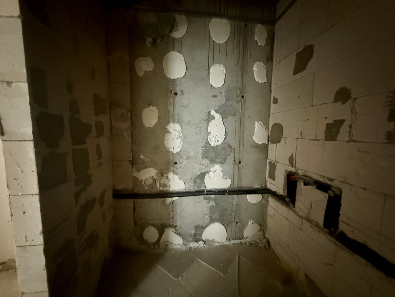 Просторно студио с морска панорама в Свети Влас – готово за завършване по ваш вкус