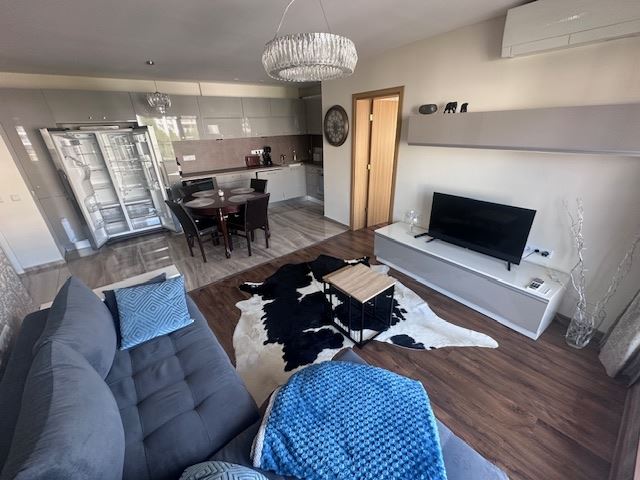 Пентхаус с панорамна морска гледка и собствен плажен достъп в Свети Влас