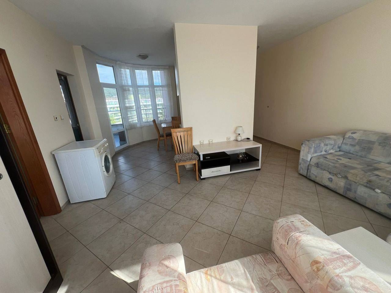 Просторен двустаен апартамент на Слънчев бряг – комфорт и простор в добре поддържан комплекс