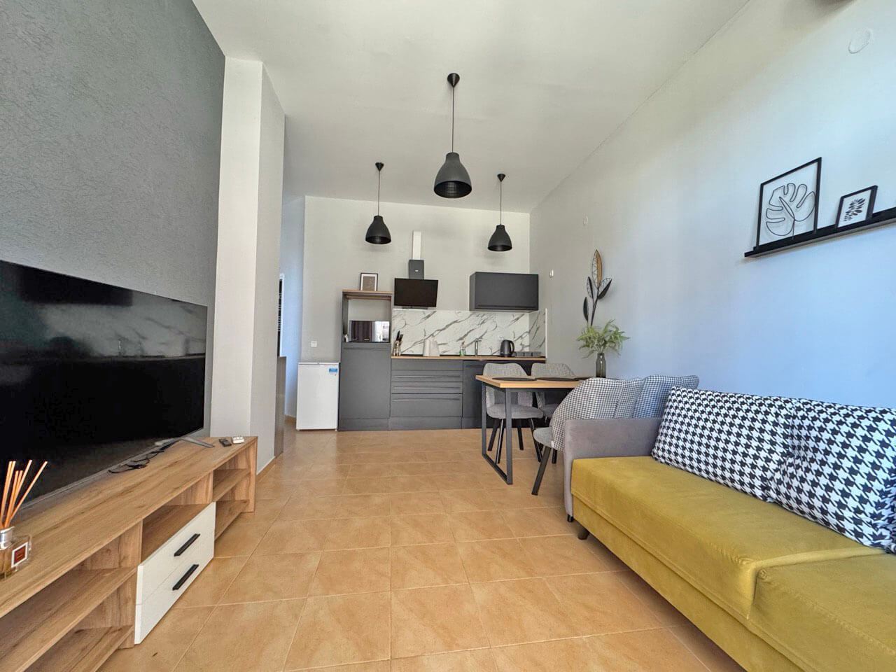 Двустаен апартамент в Свети Влас – уют, комфорт и напълно обзаведен дом в престижен комплекс