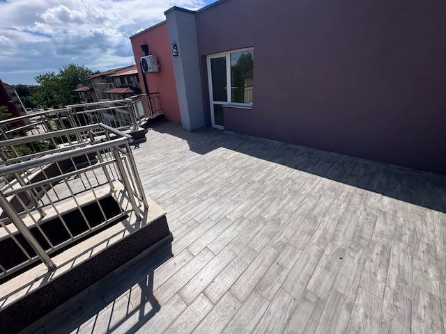 Ново строителство в Слънчев бряг – голям тристаен апартамент без месечни такси!