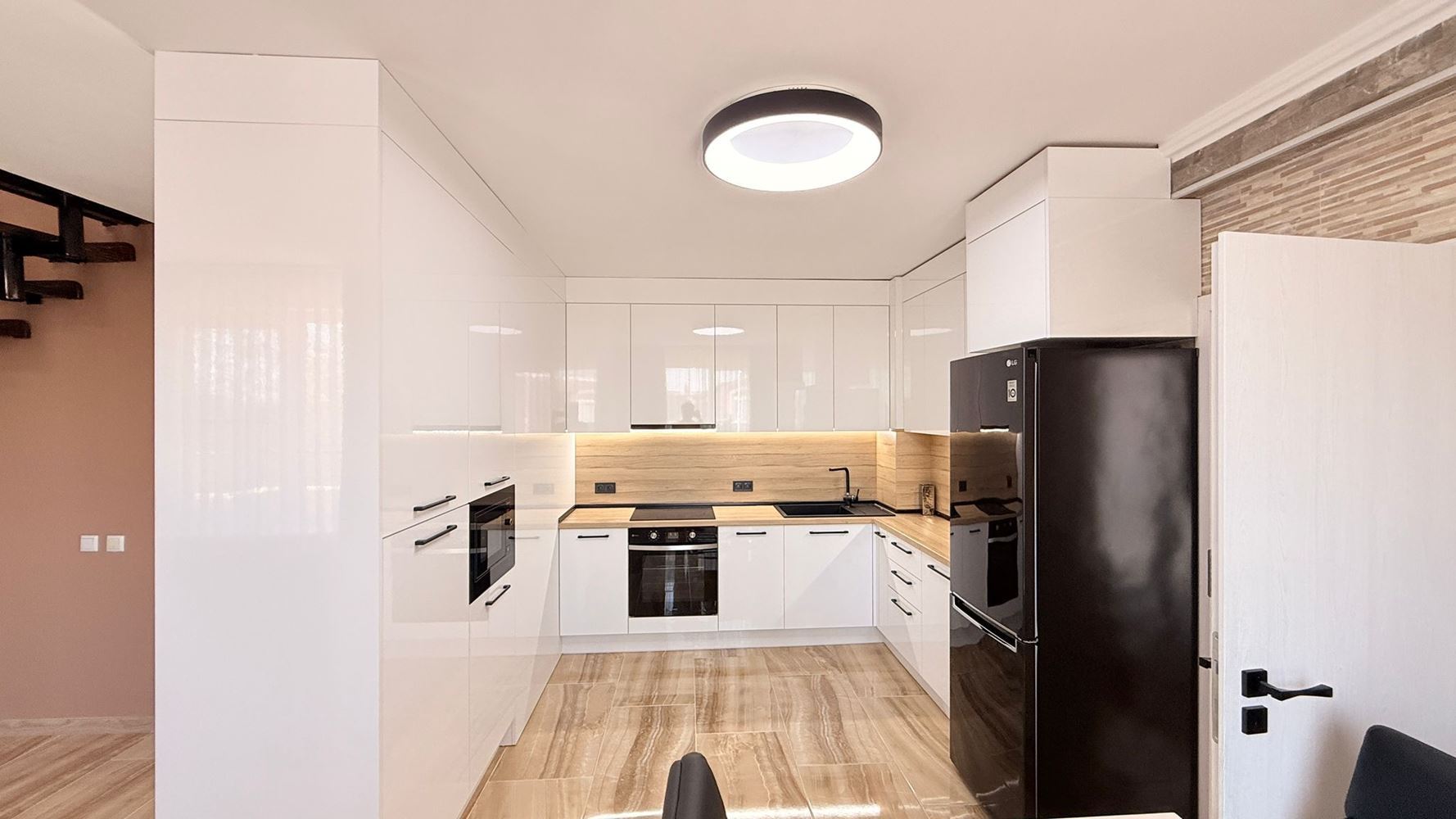 Луксозен мезонет с три спални в сърцето на Слънчев бряг – простор, стил и комфорт на две нива