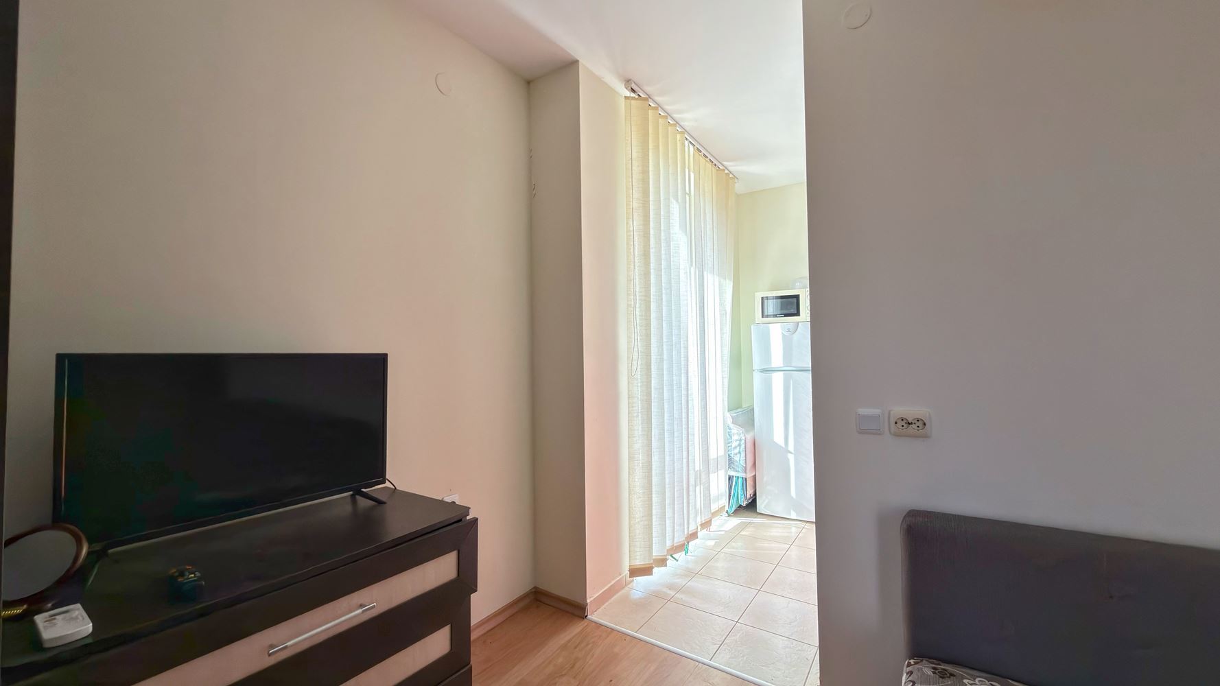 Просторно студио с тераса в модерен комплекс на Слънчев бряг – комфорт и развлечения на кратка разходка от морето