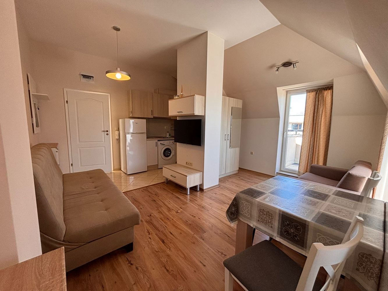 Елегантно студио с панорамна тераса в луксозен комплекс в Слънчев бряг