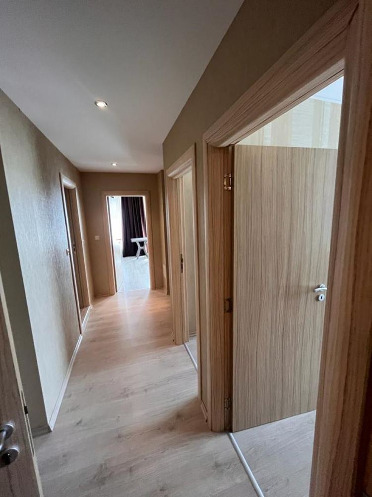 Просторен тристаен апартамент с висок клас удобства на Слънчев бряг