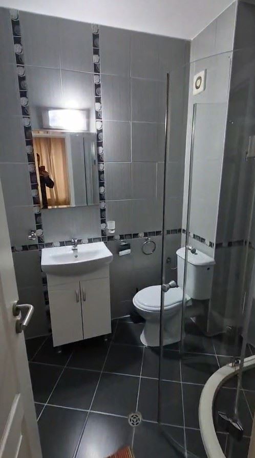 Просторен тристаен апартамент в Слънчев бряг – напълно обзаведен, отлична локация и готов за доходоносна инвестиция