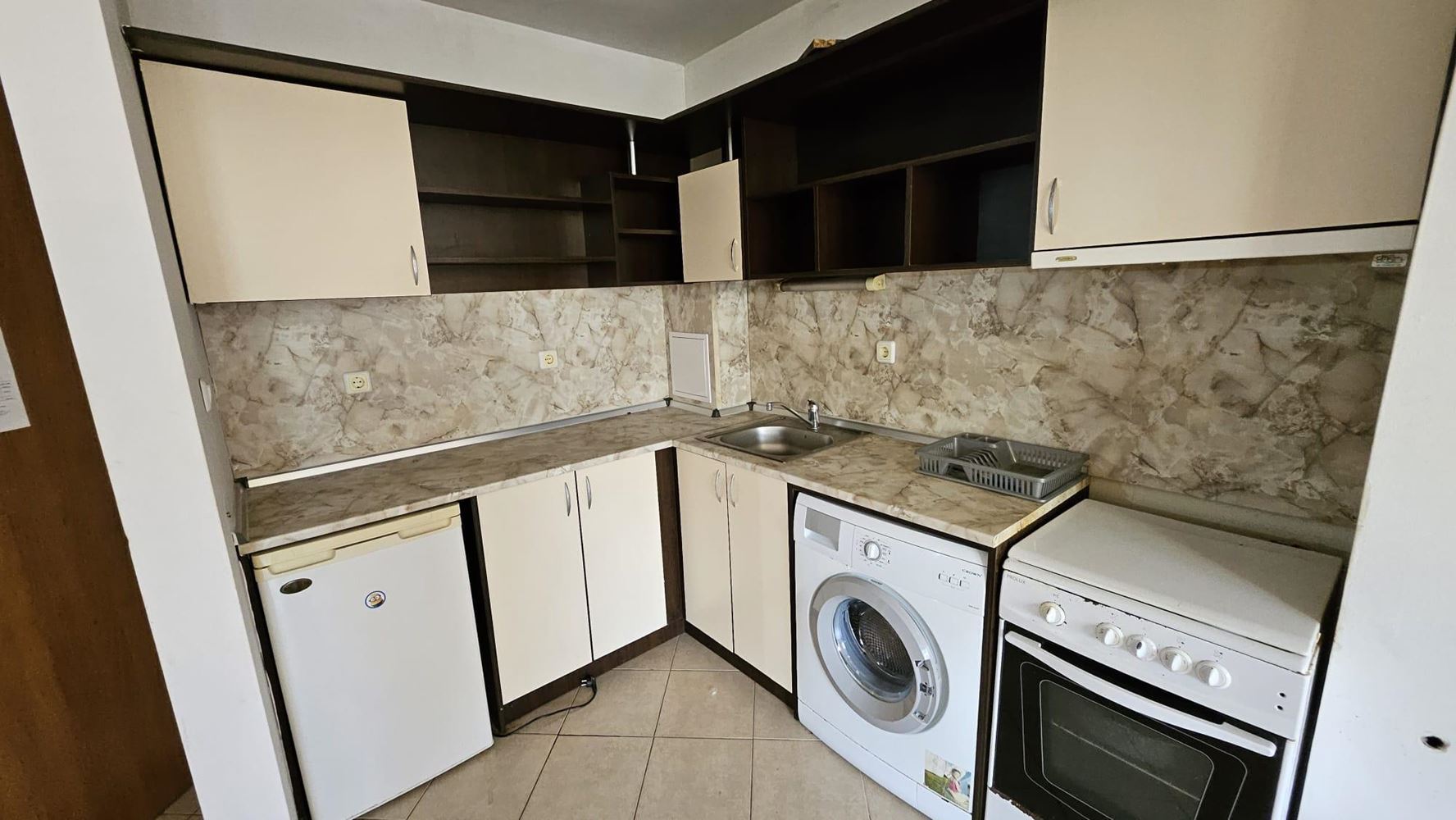 Двустаен апартамент на 200 м от плажа в Слънчев бряг – отлична локация и инвестиционен потенциал