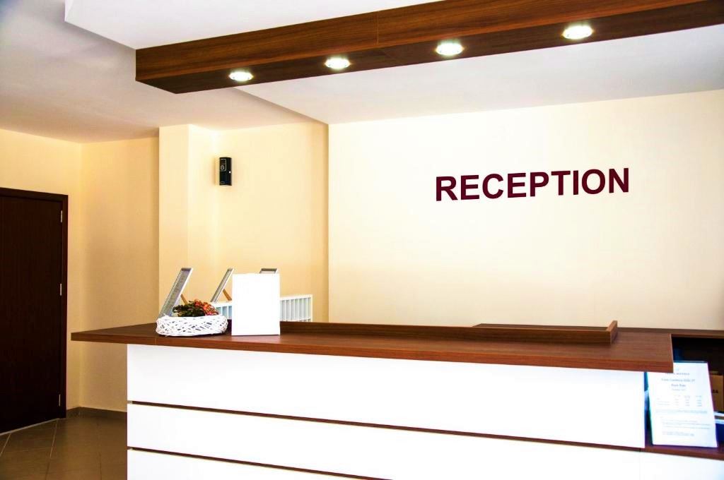 Двустаен апартамент с гледка към басейна в покрайнините на Слънчев бряг – спокойствие, природа и целогодишен комфорт