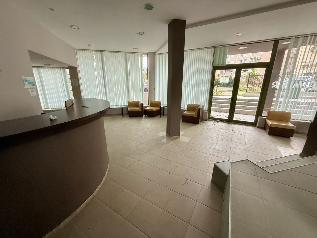 Просторен двустаен апартамент в тиха и привлекателна локация в Равда