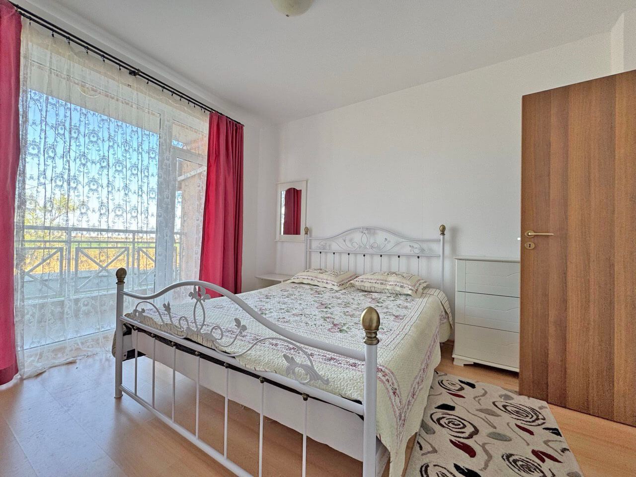 Тристаен апартамент в комплекс с добре организирана среда и уютна атмосфера