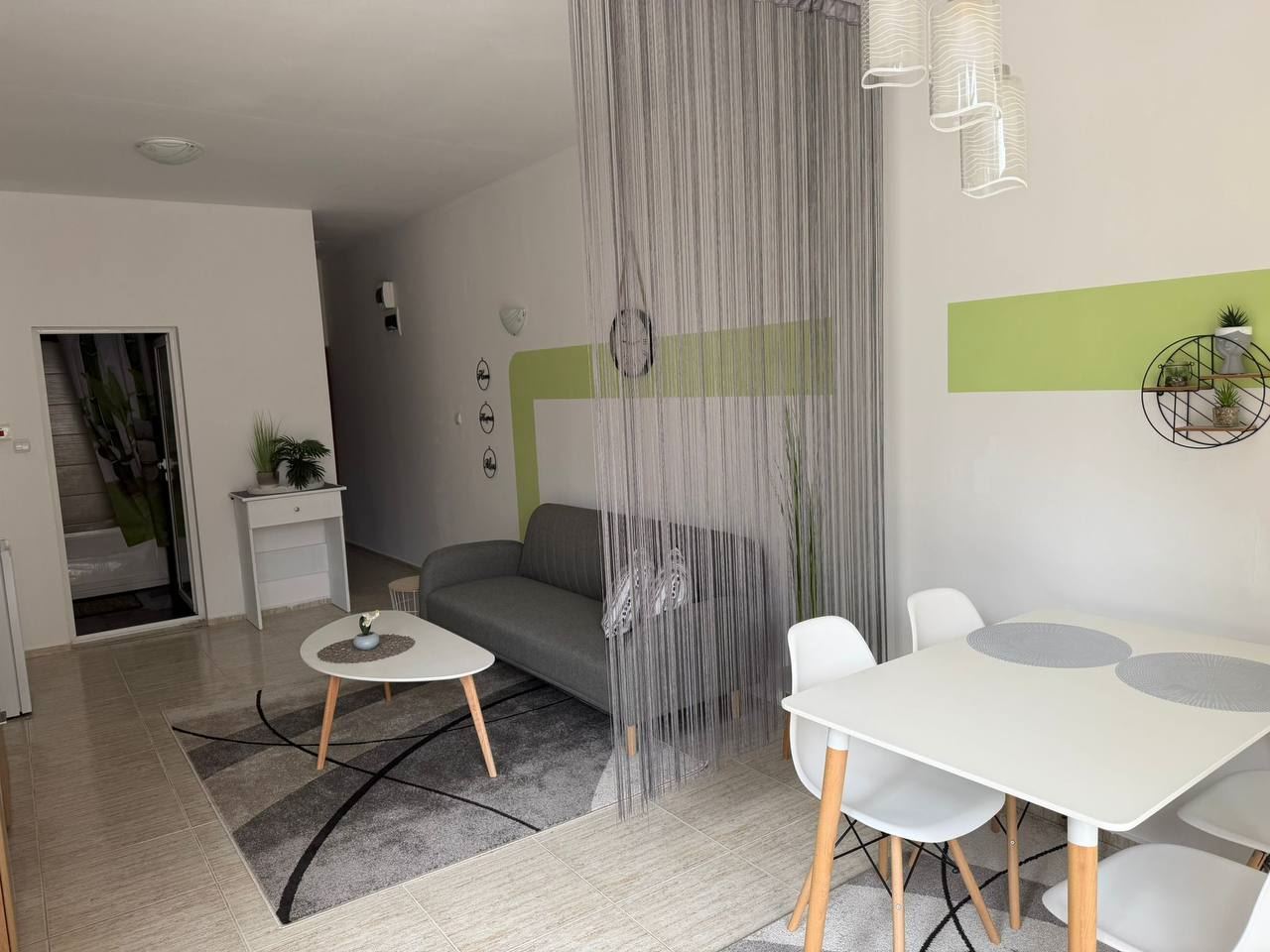 Двустаен апартамент в Слънчев бряг с отлични удобства и близост до плажа