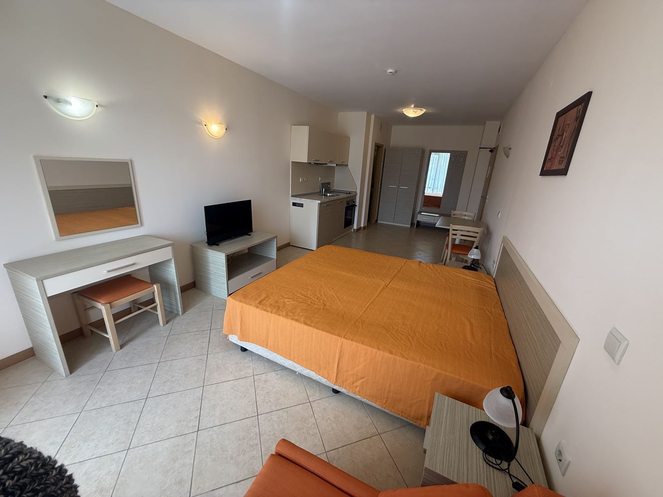 Простор, удобство и отлична локация – студио в сърцето на Слънчев бряг