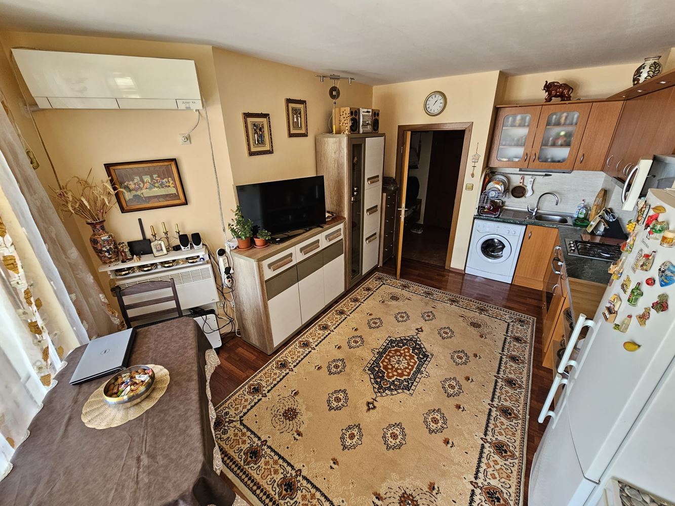 Двустаен апартамент с морска панорама в Свети Влас – престиж, комфорт и локация на 100 м от плажа. С паркомясто в комплекса