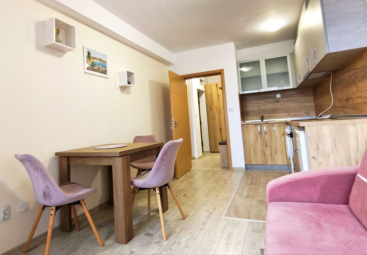 Уютен двустаен апартамент в новия квартал на Несебър – без такса поддръжка