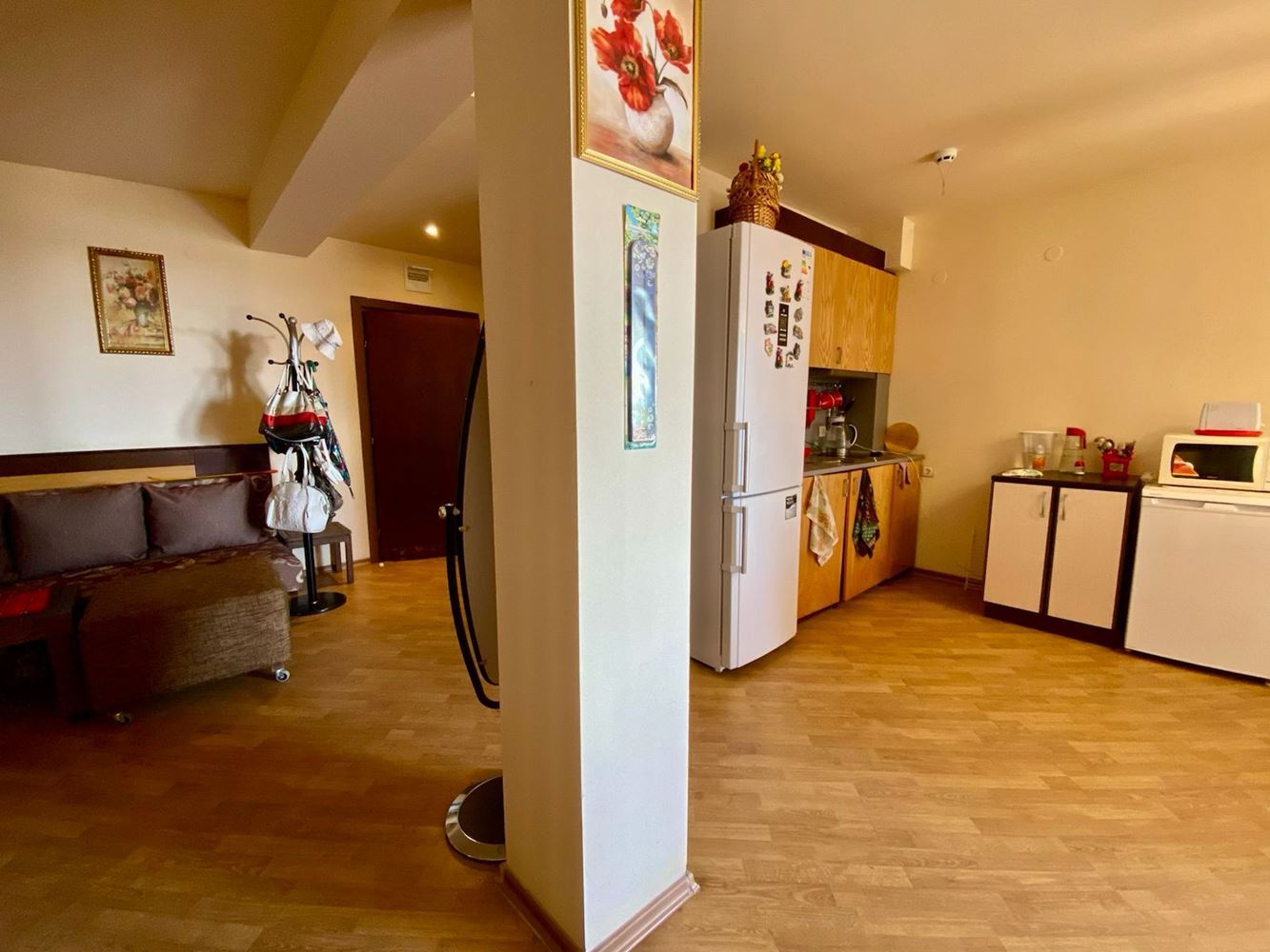 Просторно напълно обзаведено студио с гледка към басейн в слънчев бряг – комфорт, спокойствие и отлична инвестиция