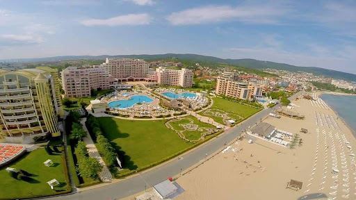 Луксозен двустаен апартамент в престижен комплекс на първа линия - комфорт, стил и безкрайни удобства