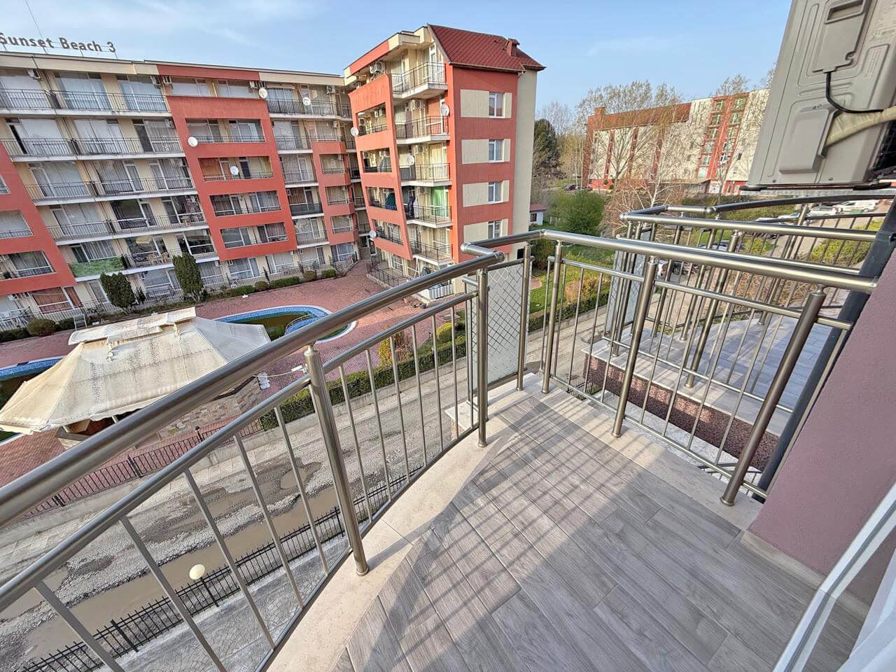 Луксозно обзаведен двустаен апартамент в Слънчев бряг – спокойствие, зеленина и отлична локация