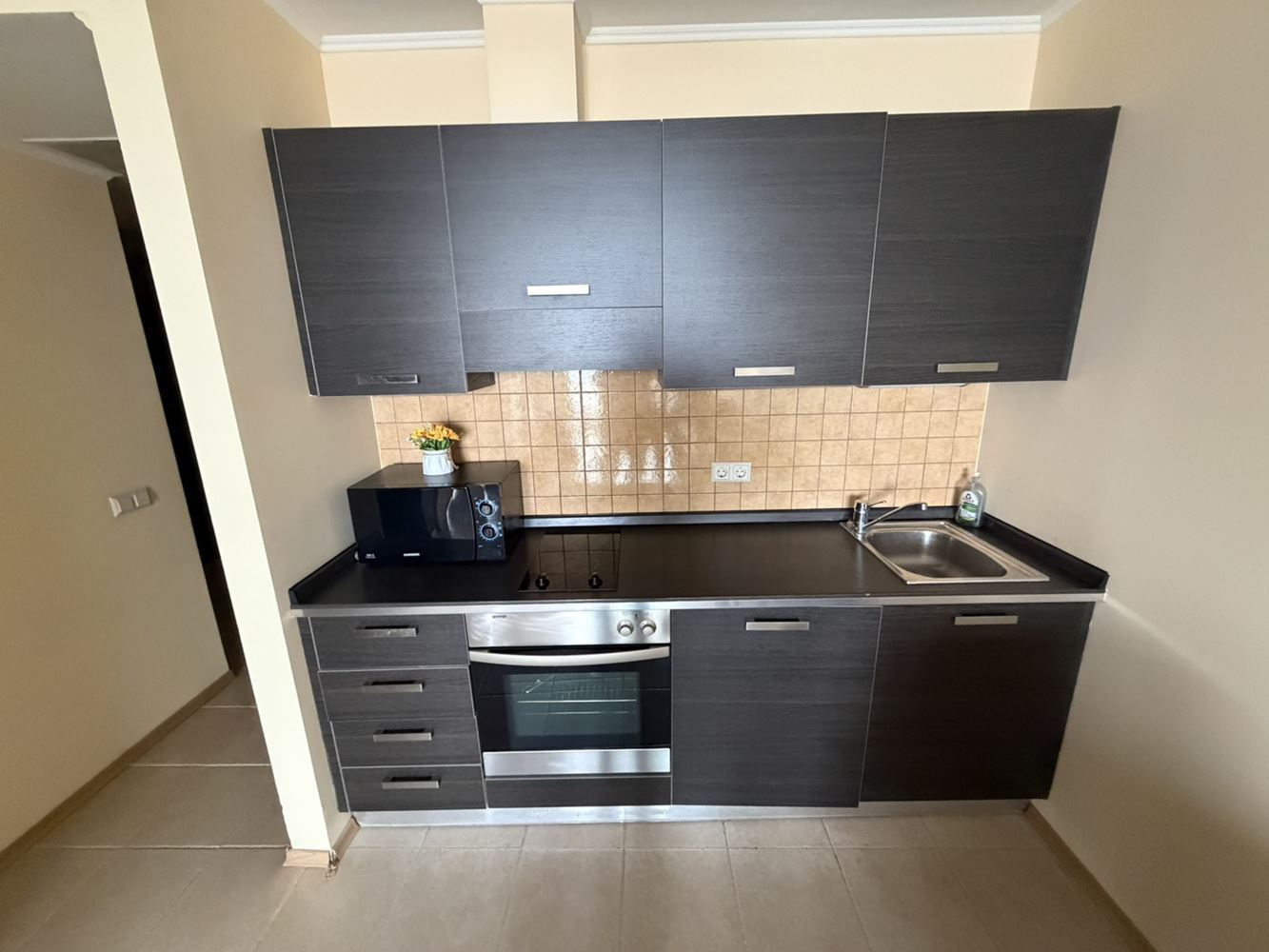 Тристаен апартамент в Поморие с фронтална морска гледка – луксозен живот на първа линия