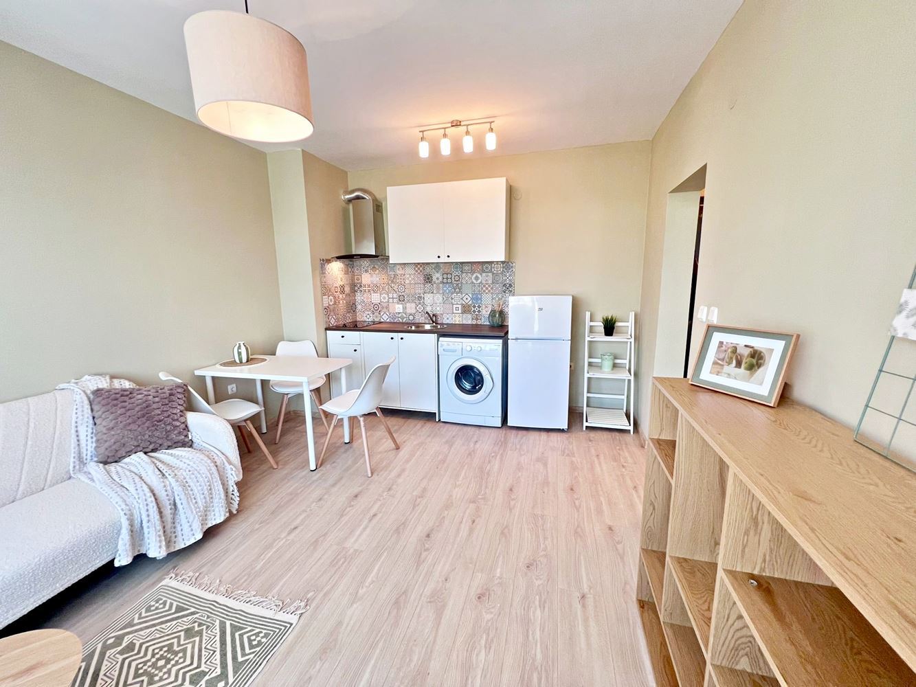 Стилен двустаен апартамент с ниска такса поддръжка в отличен комплекс в Слънчев бряг – готов за нанасяне или инвестиция