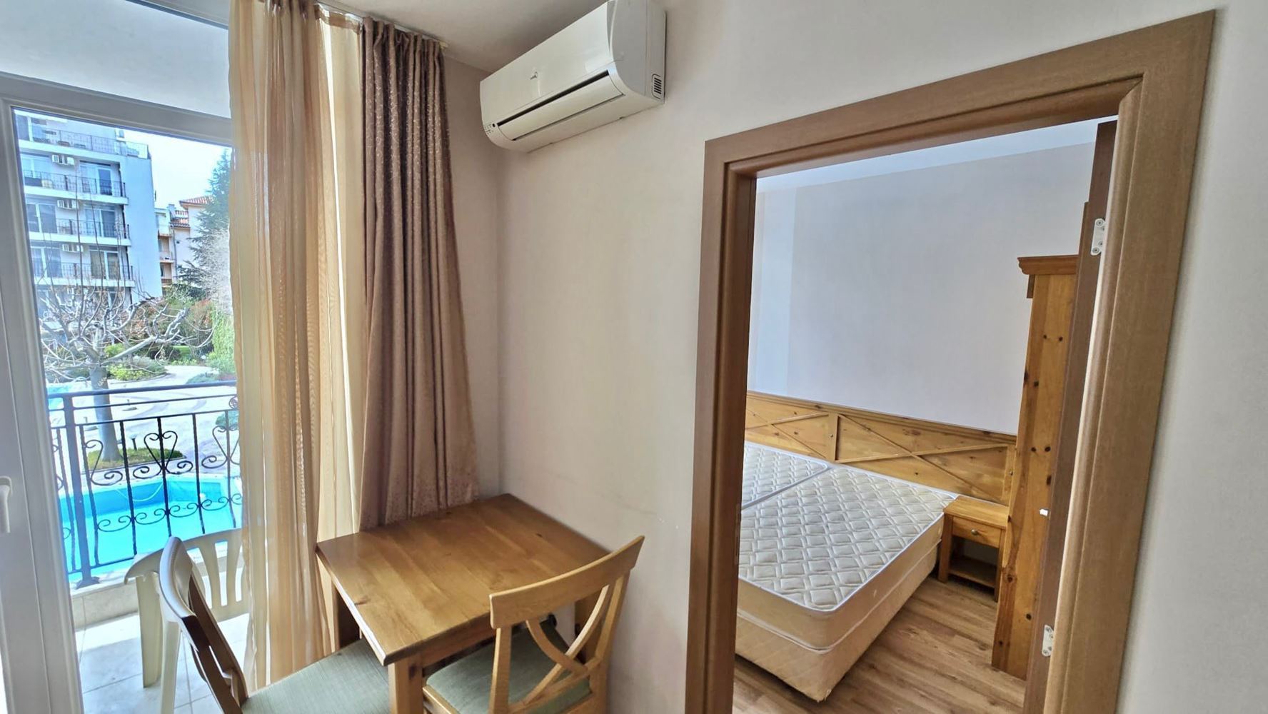 Уют, стил и комфорт на морето – тристаен апартамент в сърцето на Слънчев бряг