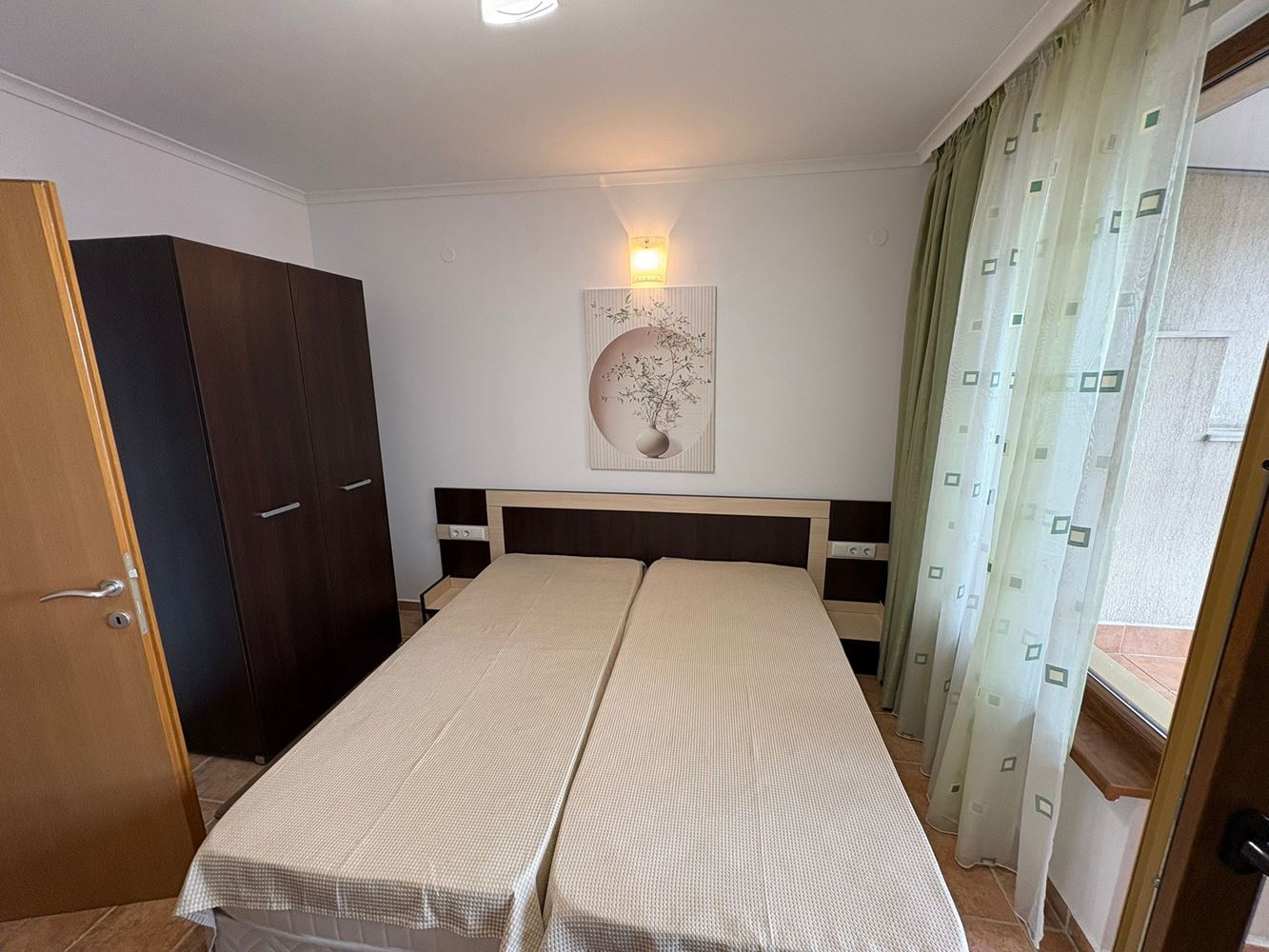 Панорамен двустаен апартамент на първа линия в Поморие с директна морска гледка