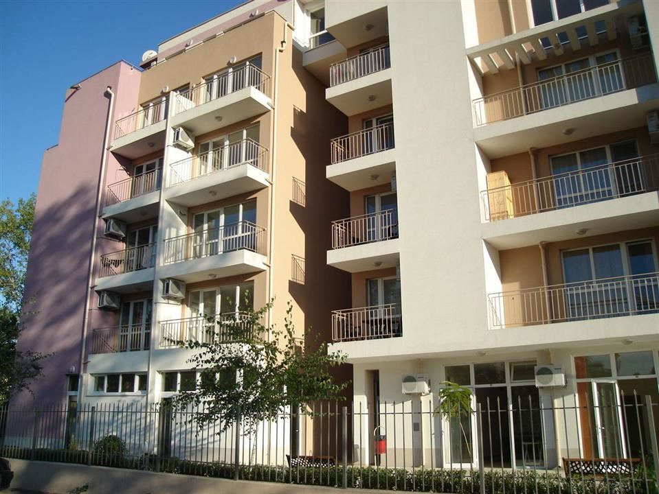 Стилно обзаведено студио в целогодишен комплекс в Слънчев бряг на 400 метра от плажа