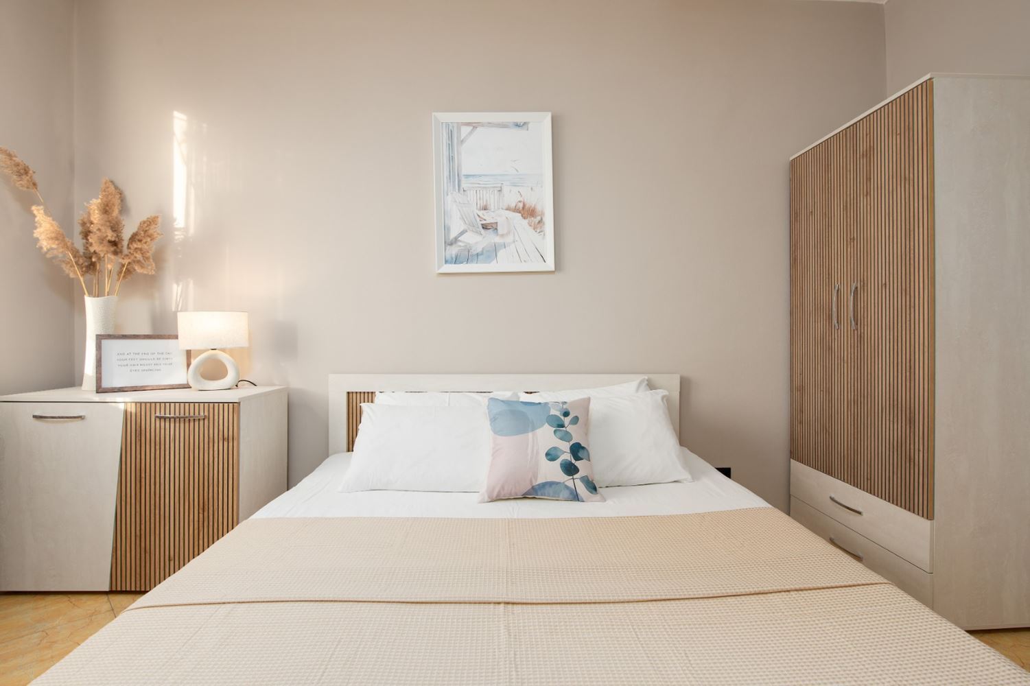 Стилно реновиран тристаен апартамент с две спални в поддържан комплекс в Слънчев бряг – комфорт, спокойствие и отлична локация