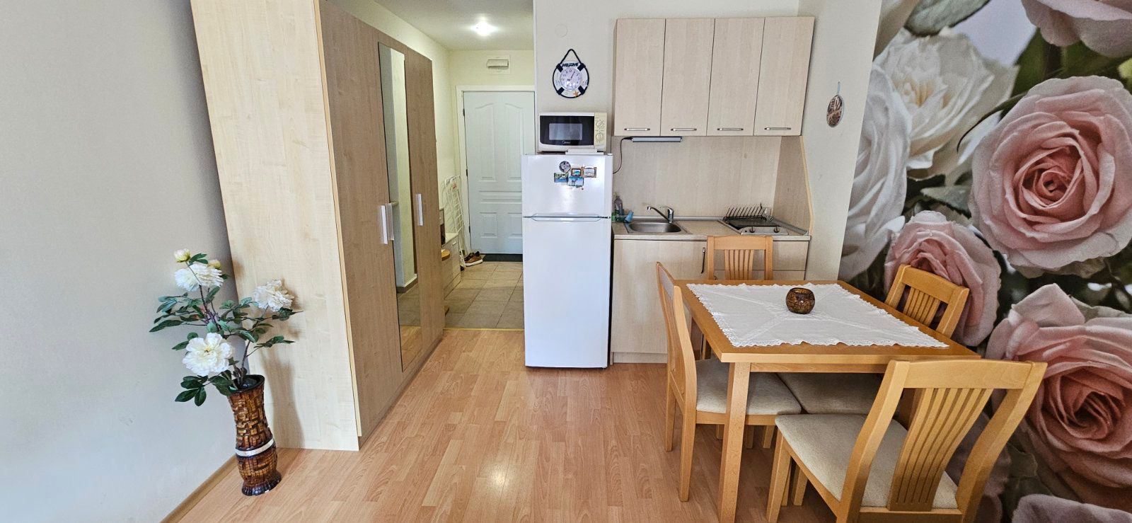 Стилно студио с тераса и отлични удобства в Слънчев бряг