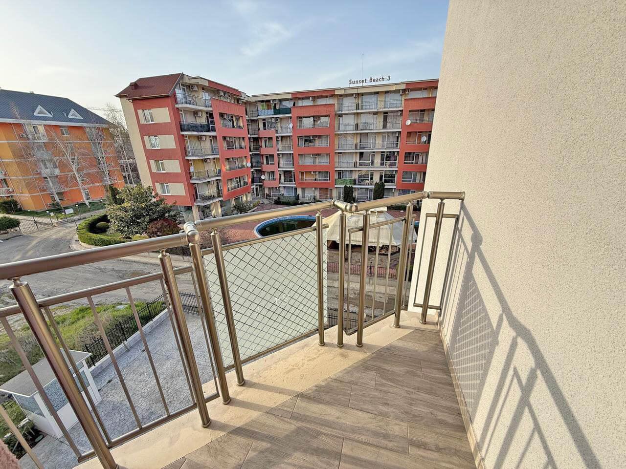 Луксозно обзаведен двустаен апартамент в Слънчев бряг – спокойствие, зеленина и отлична локация