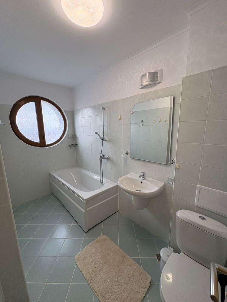 Панорамен двустаен апартамент на първа линия в Поморие с директна морска гледка