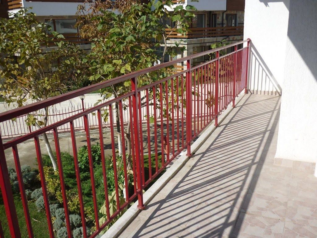 Обзаведен двустаен апартамент на първа линия с морска гледка в Елените