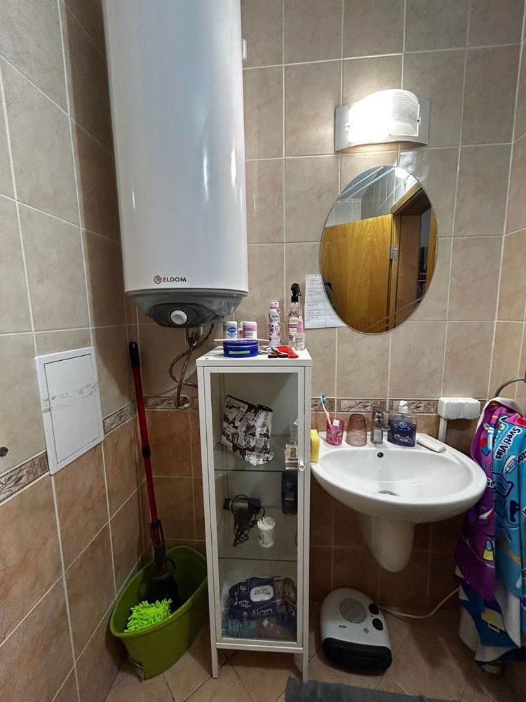 Просторен и стилно обзаведен двустаен апартамент в сърцето на Слънчев бряг – идеален за живеене или инвестиция