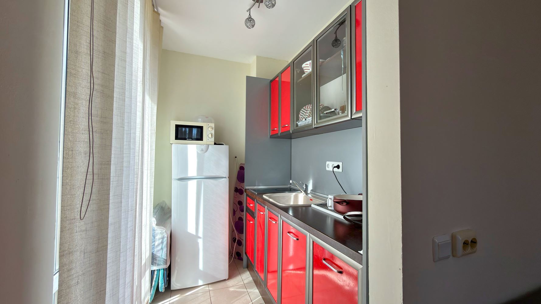 Просторно студио с тераса в модерен комплекс на Слънчев бряг – комфорт и развлечения на кратка разходка от морето