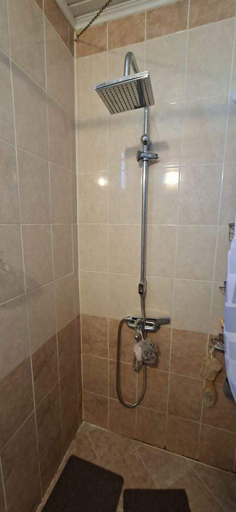 Просторен и светъл двустаен апартамент в поддържан комплекс близо до Слънчев бряг 