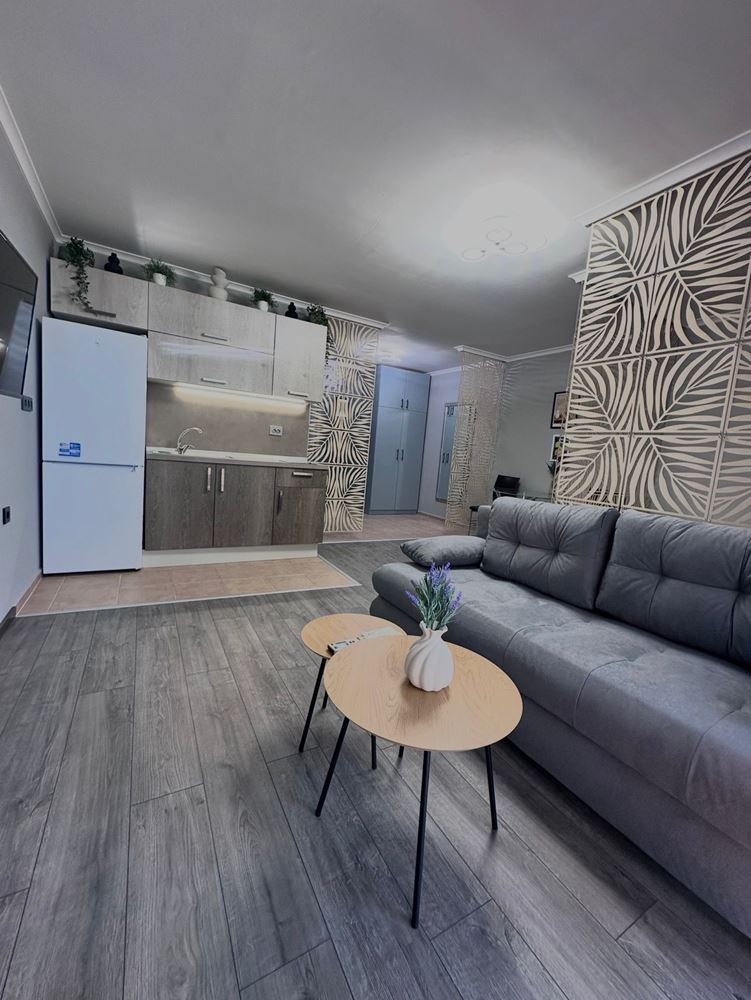 Двустаен апартамент с частична морска гледка в Св. Влас – обзаведен, след ремонт, в луксозен затворен комплекс