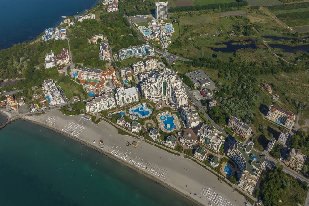 Луксозен двустаен на първа линия в Поморие – комфорт и морска атмосфера