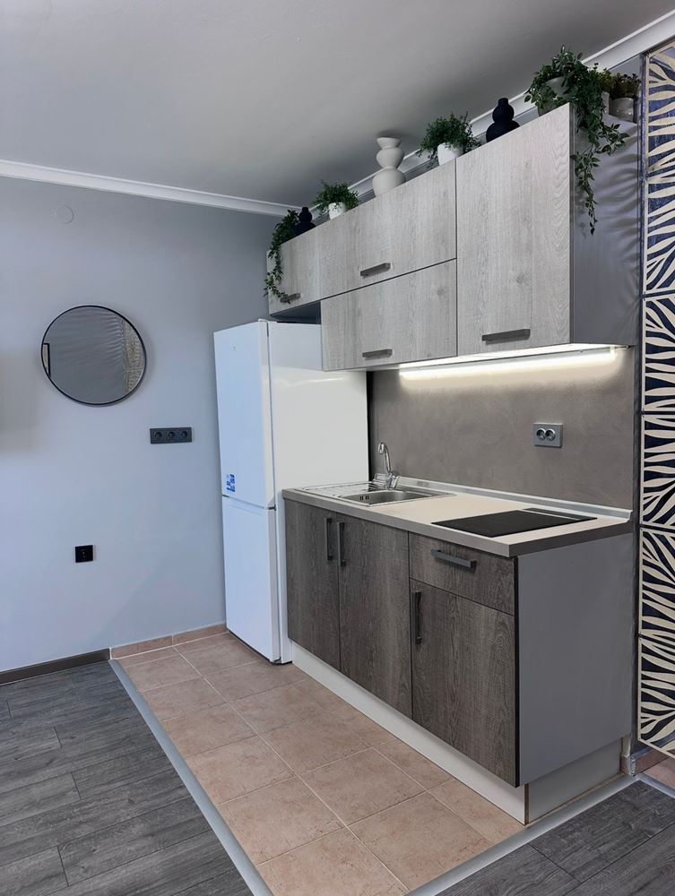 Двустаен апартамент с частична морска гледка в Св. Влас – обзаведен, след ремонт, в луксозен затворен комплекс