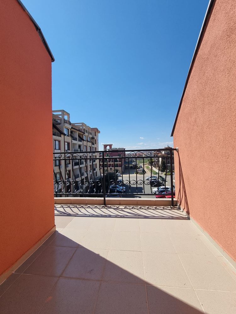 Светъл и модерен апартамент с отлична локация – съчетание на комфорт, природа и морски дух