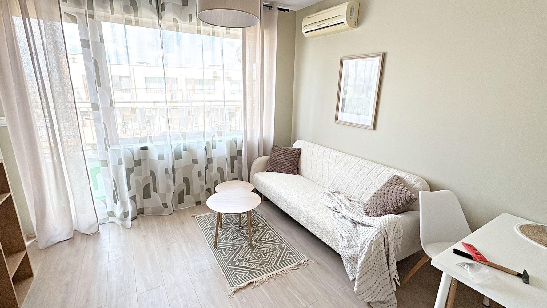 Стилен двустаен апартамент с ниска такса поддръжка в отличен комплекс в Слънчев бряг – готов за нанасяне или инвестиция