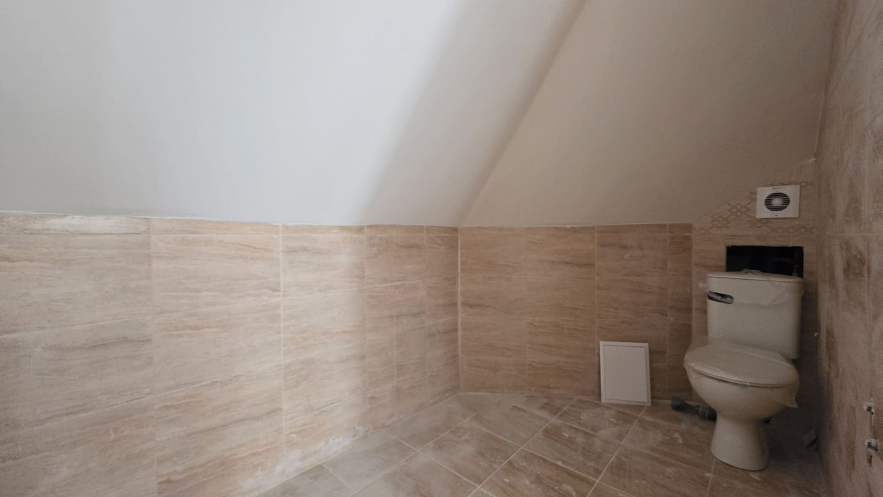 Светъл и модерен апартамент с отлична локация – съчетание на комфорт, природа и морски дух