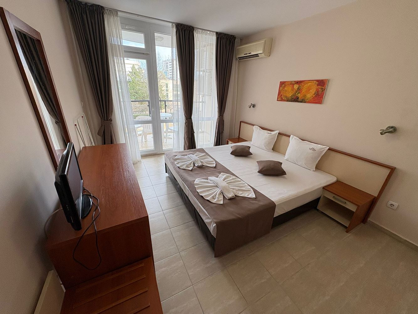 Просторен тристаен апартамент с отлични удобства и готов за нанасяне – перфектна инвестиция и комфортно жилище