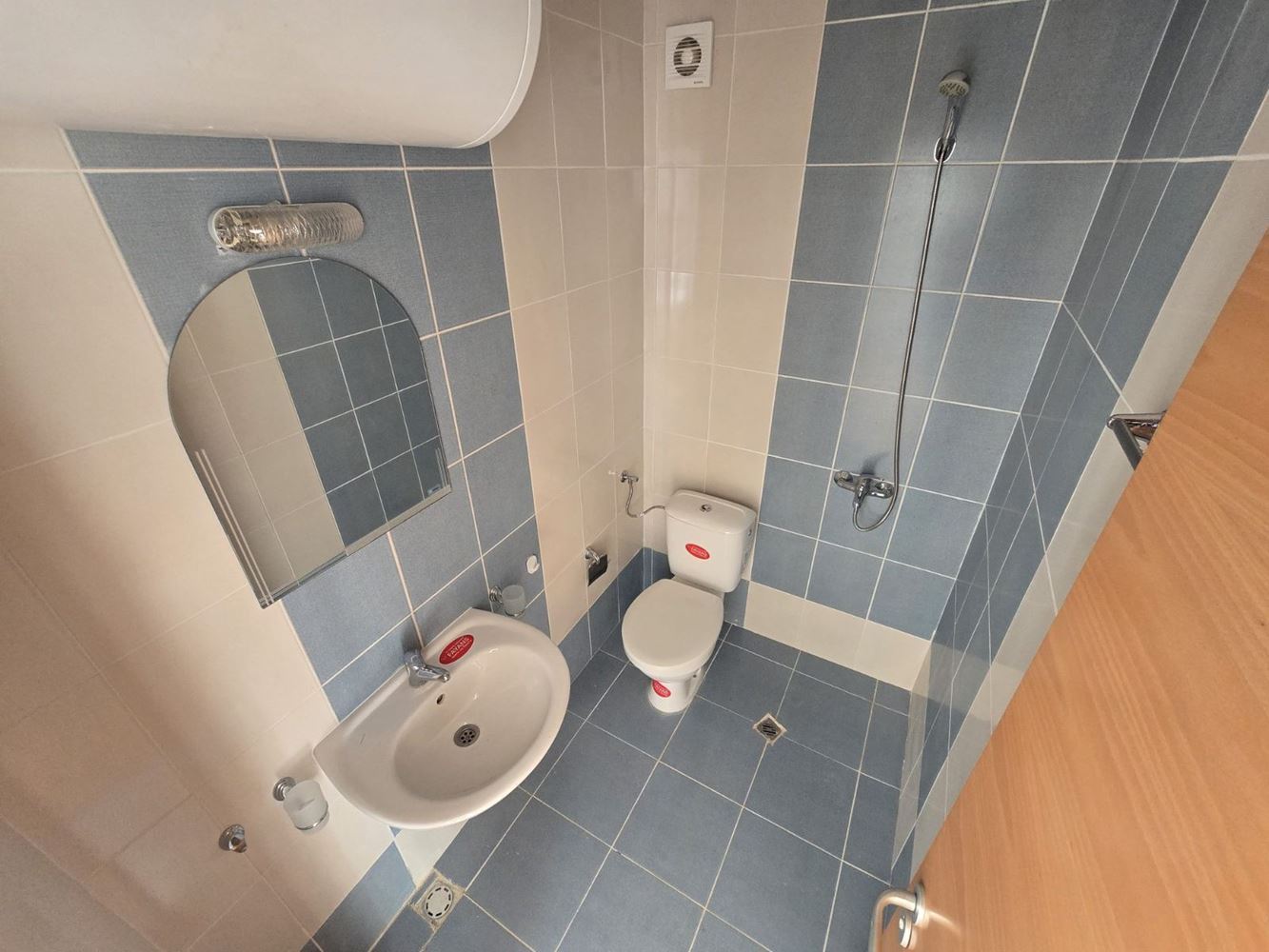 Уютно студио със самостоятелен вход и югозападно изложение – тишина и комфорт близо до Слънчев бряг