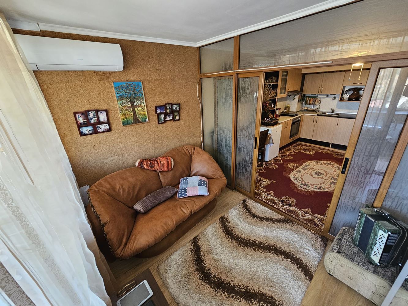 Студио с морска панорама в Свети Влас – с паркомясто и без такса поддръжка