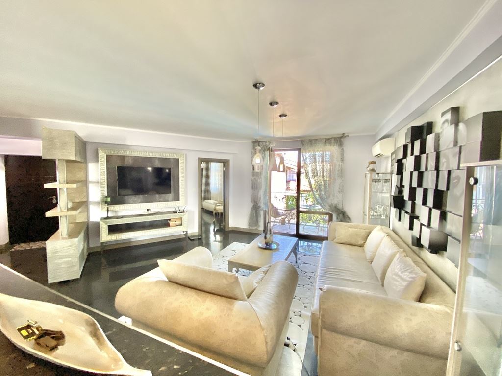 Уникален апартамент на две нива в комплекс от премиум клас в град Несебър