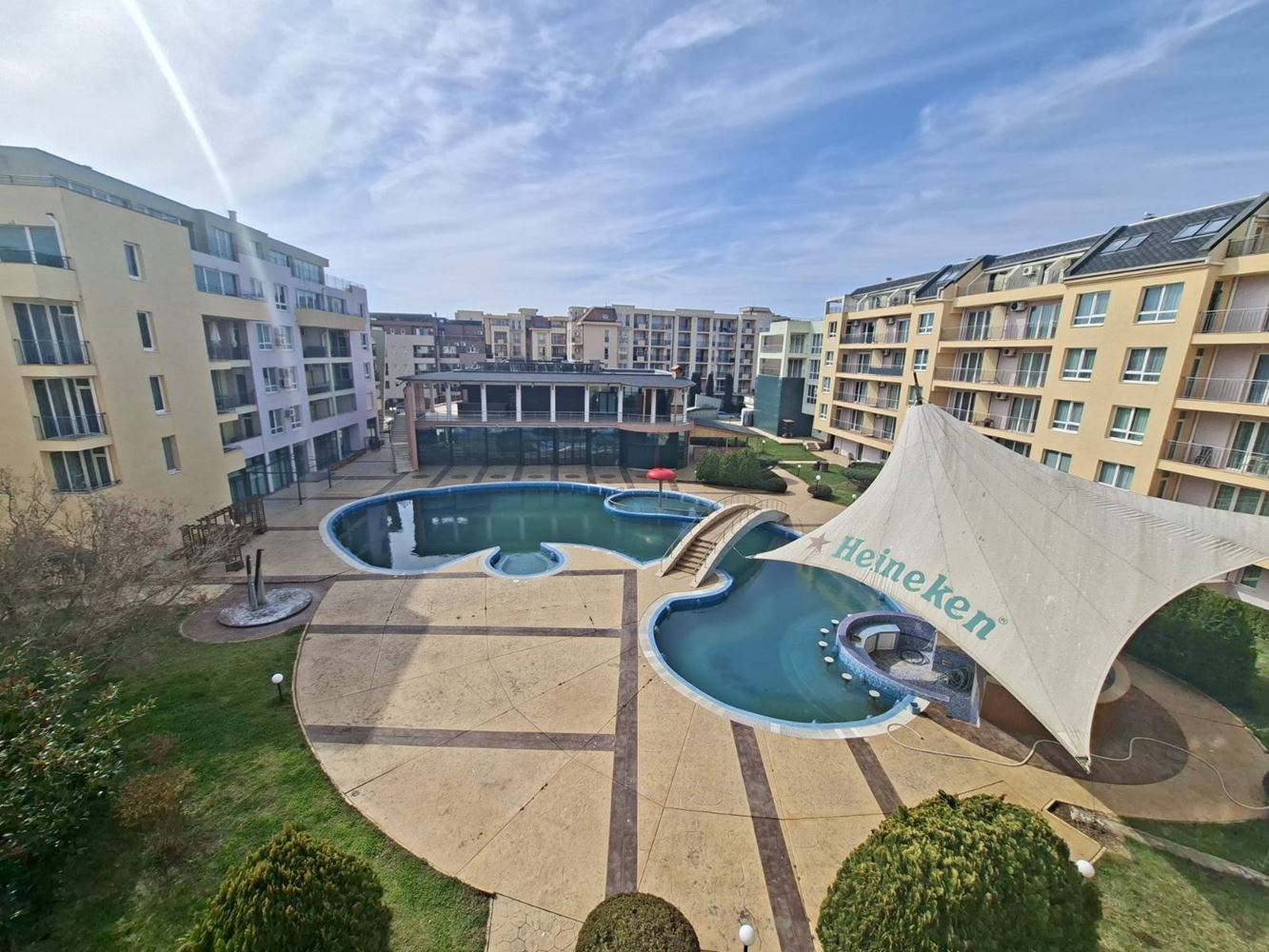 Просторен двустаен апартамент с пълна курортна инфраструктура в Слънчев бряг